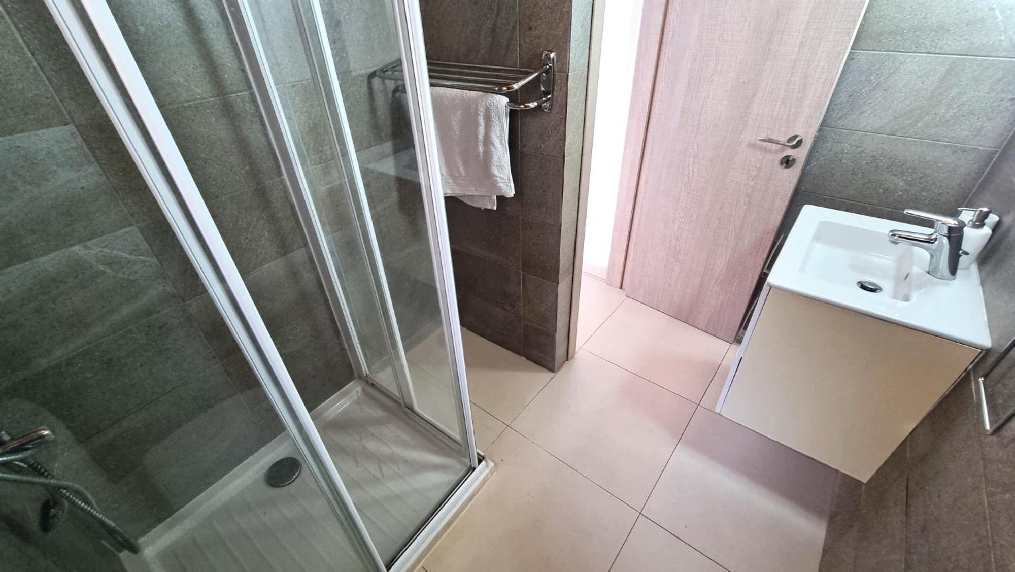 City Center: Your Urban Retreat- 100M To The Beach Ларнака Екстериор снимка